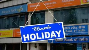 Bank Holidays 2026: रक्षाबंधन पर बैंक रहेंगे बंद, क्या 25-26 को भी छुट्टी? यहां देखें छुट्टियों की लिस्ट