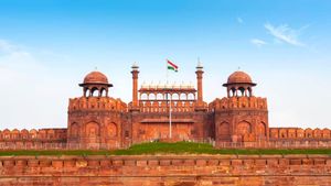 Independence Day 2026: 15 अगस्त को जाने वाले हैं लाल किला? तो ये 5 बातें जरूर जान लें, वरना लौटना पड़ेगा वापस