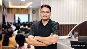 कभी 75 रुपये में साफ करते थे गाड़ियां, आज कहलाते हैं दिल्ली के खान सर; पढ़ें मनोज गर्ग की सक्सेस स्टोरी