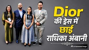 Radhika Ambani Look: लंदन में Dior की सिंपल सी ड्रेस पहन छाईं राधिका अंबानी, लेकिन कीमत सुन उड़ जाएंगे आपके होश