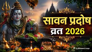 Sawan Pradosh Vrat 2026: सावन के पहले सोमवार पर 6 साल बाद बन रहा है बेहद शुभ संयोग! जानें पूजा का शुभ मुहूर्त