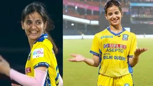 कौन हैं क्रिकेटर मेधावी बिधूड़ी? ‘6-7’ सेलिब्रेशन के बाद इंटरनेट पर हुईं वायरल, खूबसूरती के दीवाने हुए फैंस