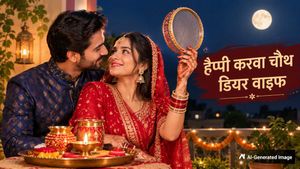 Karwa Chauth Wishes For Wife: चांद की चांदनी...करवा चौथ के मौके पर पत्नी को भेजें ये प्यार भरे मैसेज और शायरी