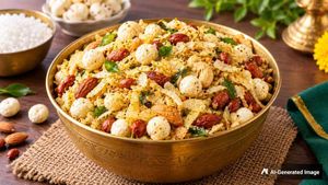 Navratri Vrat Recipes: नवरात्रि के लिए पहले ही बना लें ये स्वादिष्ट फलाहारी नमकीन, नौ दिन तक नहीं होगी खराब