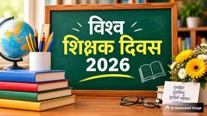 World Teachers Day 2026: 5 अक्टूबर को क्यों मनाया जाता है विश्व शिक्षक दिवस? जानें इतिहास, महत्व और थीम