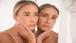 Dry Skin Vs Dehydrated Skin: Expert Explains The Winter Difference