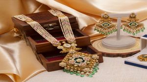 Gold Rate Today in India Flat, Silver Prices Jump to New High of Rs 2.14 Lakh: Check Latest Prices in Chennai, Bangalore, Hyderabad, Mumbai, Pune, Ahmedabad & Delhi
