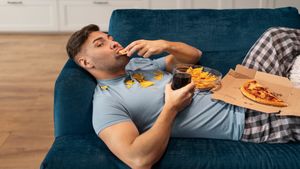 The Sunday Cheat Meal Myth: Expert Explains How Weekend Indulgence Affects Heart Health More Than You Think