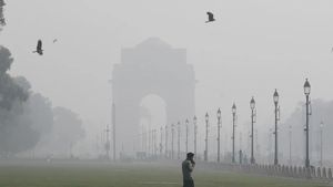 Delhi Freezes at 5.8°C: Coldest Morning This Season, Here’s What It Means for Your Health