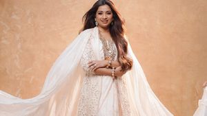 Happy Birthday Shreya Ghoshal: ‘Melody Queen Of India’ Stuns In Ivory Saree Inspired By Lata Mangeshkar