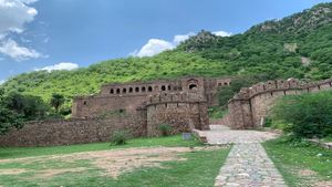 India’s ‘Haunted’ Bhangarh Fort Has a Night Entry Ban, But Is It Really About Ghosts?