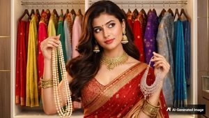 Fashion Hacks 101: Pair The Right Jewellery According To Your Blouse Neckline And Slay Your Saree Style!