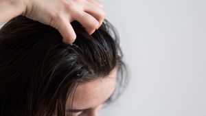 Hair Hacks 101: How to Fix Oily Hair Without Washing It