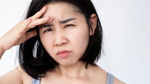 Why Phone Screens and Sunlight May Suddenly Start Bothering You