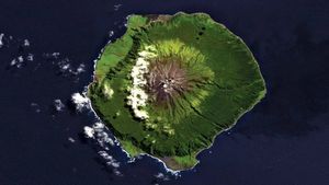 The Island With 221 People, No Airport, And A Hantavirus Case That Sent In The Paratroopers