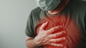 Recurring Chest Infections: Expert Explains If It Could Be a Sign of Lung Cancer?