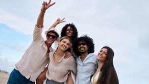 Friendship Day 2026 Bucket List: 25 Things Every Best Friend Should Do Together