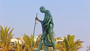 Gandhi Jayanti 2026: 7 Sustainable Lifestyle Lessons We Can Still Learn From Gandhi