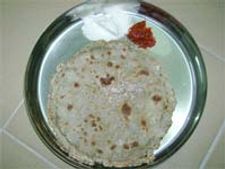 ಸಂಜಿಮುಂದ ತಟ್ಟಿ ಸಜ್ಜೆ ರೊಟ್ಟಿ