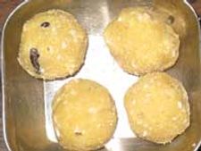 ರುಚಿಗೆ ಕಮಿಯಿಲ್ಲದ ಹೆಸರು ಹಿಟ್ಟಿನ ಉಂಡೆ