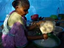 ತಮಿಳು ಕಾರ್ಮಿಕರ ಶೆಡ್ ಅಡುಗೆ