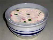 ಪಕ್ಕದ ಮನೇಲಿ ಮಜ್ಜಿಗೆಹುಳಿ ಮಾಡಿದ ವಾಸನೆ ಬರುತ್ತಿದೆ ಕಣೇ