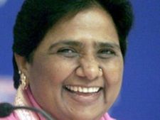 ಬೆಂಗಳೂರಿನಲ್ಲಿ 5 ಕಾಲಿನ ಸ್ಟೂಲ್ ಕೇಳಿದ ಮಾಯಾವತಿ