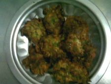 ತಿಂದಷ್ಟೂ ತಿನ್ನಬೇಕೆನಿಸುವ ಸಬ್ಬಸಿಗೆ ಈರುಳ್ಳಿ ಭಜಿ