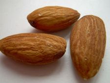 ಎಲ್ಲರೂ ಬಾದಾಮಿ ಹಾಲೇ ಕುಡಿಯಿರಿ-ಸಂಪಾದಕ