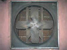 ಅಡುಗೆ ಮನೆ ಎಕ್ಸಾಸ್ಟ್ ಫ್ಯಾನ್ ಕ್ಲೀನ್ ಮಾಡೋದು ಸುಲಭ