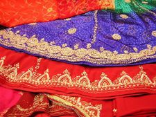 ದೀಪ ಹಚ್ಚುವಾಗ ಎಣ್ಣೆ ಕಲೆಯಾದರೆ ಏನು ಮಾಡ್ತೀರಾ?