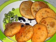 ರುಚಿ ಬಯಸುವ ನಾಲಗೆಗೆ ಬಟಾಣಿ ಕಚೋರಿ 