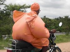 ಫೇಸ್‌ಬುಕ್ಕಲ್ಲಿ ಕಾವಿ ತೊಟ್ಟ ನೆಟ್-ಸ್ಯಾವಿ ಸ್ವಾಮೀಜಿಗಳು