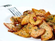 ರೊಟ್ಟಿ ರುಚಿಯನ್ನು ಹೆಚ್ಚಿಸುತ್ತೆ ಆಲೂಗ್ರೇವಿ