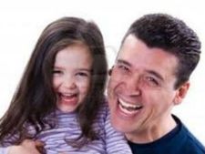 ಮಗಳ ಸುಂದರ ವ್ಯಕ್ತಿತ್ವ ಅಪ್ಪನ ಕೈಯಲ್ಲಿ!