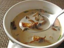 ಕುಡಿಯಲು ರುಚಿಯಾದ ಅಣಬೆ ಸೂಪ್ 