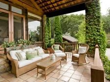 ಅಚ್ಚುಕಟ್ಟಾದ ಜಗಲಿಯಲ್ಲಿದೆ ಮನೆ ಅಂದ 