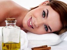 ಅಂದವಾದ ತ್ವಚೆಗೆ ಬೇಕು ಆಲೀವ್ ಎಣ್ಣೆಯ ಆರೈಕೆ