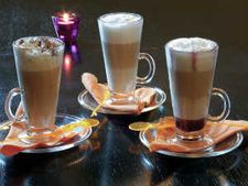 ವಾವ್! ಟ್ರೊಪಿಕಲ್ ಐಸ್ ಬರ್ಗ್ ಕೋಲ್ಡ್ ಕಾಫಿ