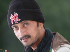 ಟ್ರಿಮ್ ಮೀಸೆಯ ಗಂಡಸಿಗೆ ಡಿಮ್ಯಾಂಡಪ್ಪೋ ಡಿಮ್ಯಾಂಡು