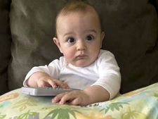 ಮಗುವಿನ ದಾಳಿಯಿಂದ ಟಿವಿ, ಮೊಬೈಲ್ ನ ರಕ್ಷಣೆ  ಹೇಗೆ? 