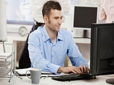 ಕೆಲಸದ ಸಮಯದಲ್ಲಿ  ಕಾಡುವ ಸೊಂಟ ನೋವಿಗೆ  ಪರಿಹಾರ