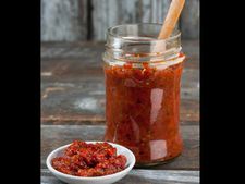 ಊಟದ  ರುಚಿ ಹೆಚ್ಚಿಸುವ  ಬೆಳ್ಳುಳ್ಳಿ ಚಟ್ನಿ