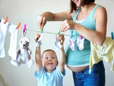 ನಿಮ್ಮ ಎರಡನೇಯ ಗರ್ಭಧಾರಣೆಯ ವಿಷಯವನ್ನು ಮೊದಲ ಮಗುವಿನೊಂದಿಗೆ ಹಂಚಿಕೊಳ್ಳುವುದು ಹೇಗೆ?