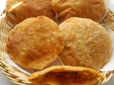 ಬಾಯಿಯಲ್ಲಿ ನೀರೂರಿಸುವ ಬಿಸ್ಕೆಟ್ ರೊಟ್ಟಿ ರೆಸಿಪಿ