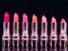 ಹದಿಹರೆಯದ ಹೆಣ್ಣಿನ ತುಟಿಗಳಿಗೆ ಐದು ಸೂಕ್ತ ವರ್ಣಗಳು