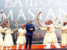 ಯುವ ಮಿಲಿಟರಿ ವೀರನ ಗೆಟಪ್‌ನಲ್ಲಿ ರಣವೀರ್ ಸಿಂಗ್   