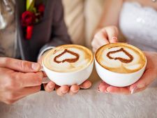 ಕಾಫಿ ಶಾಪ್‌ನಲ್ಲಿ, ವ್ಯಕ್ತಿಯ ಕಂಪ್ಲೀಟ್ ಬಯೋಡೇಟಾವನ್ನೇ ಅರಿಯಿರಿ! 