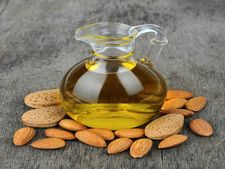 ಸರ್ವಗುಣ ಸಂಪನ್ನ 'ಬಾದಾಮಿ ಎಣ್ಣೆಯ' ಅದ್ಭುತ ಪ್ರಯೋಜನಗಳು