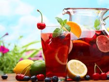 ಬಿಸಿಲಿನ ಝಳಕ್ಕೆ- ಐಸ್ ಕ್ರೀಂ ಸೇರಿಸಿದ ಹಣ್ಣಿನ ಜ್ಯೂಸ್  